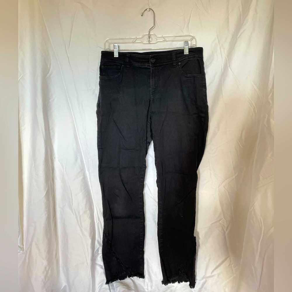 Black Skinny Jeans with Feather Ankle